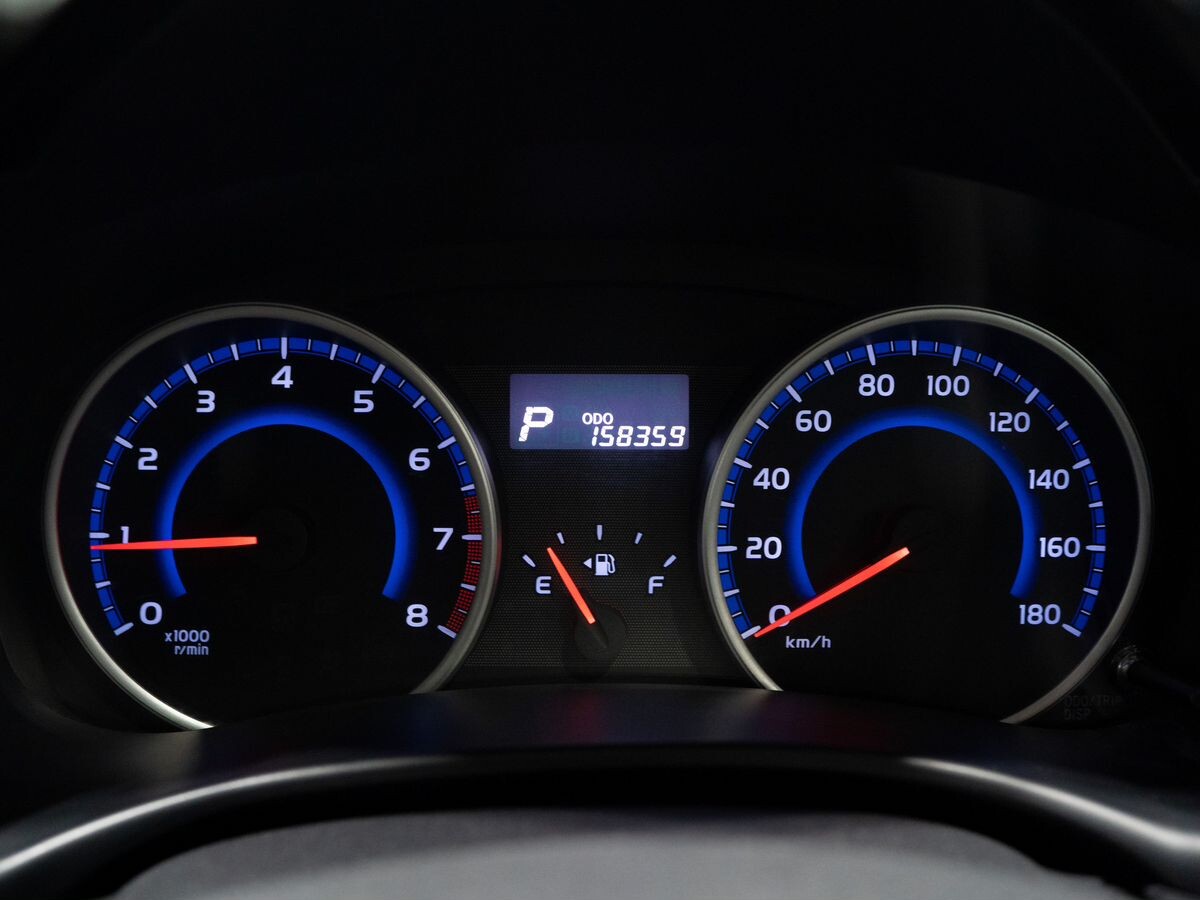 Toyota Wish 2012 - фото автомобиля