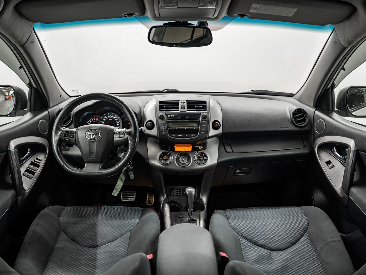 Toyota RAV4 2010 - фото автомобиля