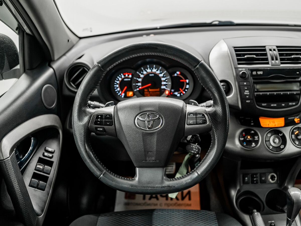 Toyota RAV4 2010 - фото автомобиля