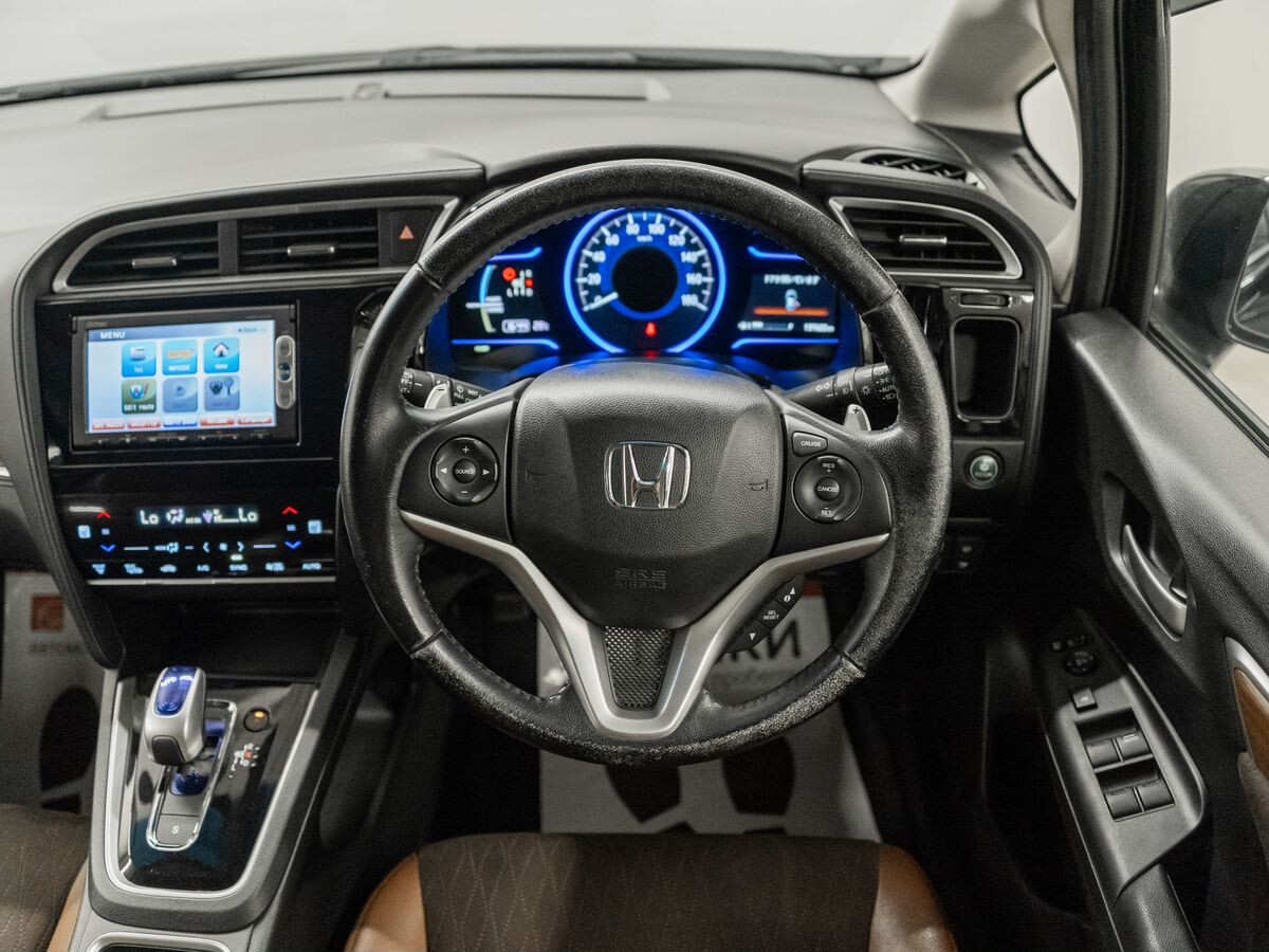 Honda Shuttle 2015 - фото автомобиля
