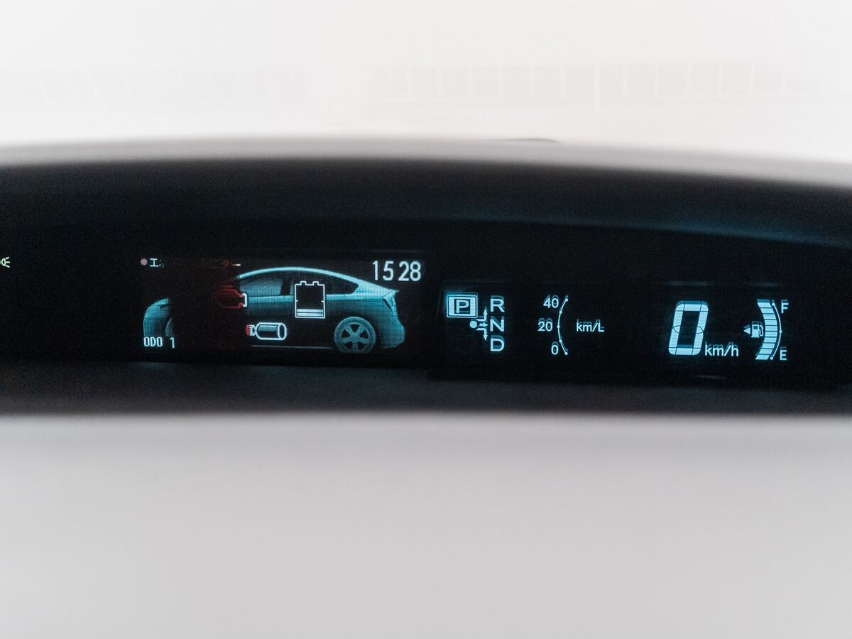 Toyota Prius 2012 - фото автомобиля