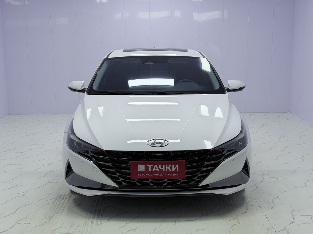 Hyundai Elantra 2023 - фото автомобиля
