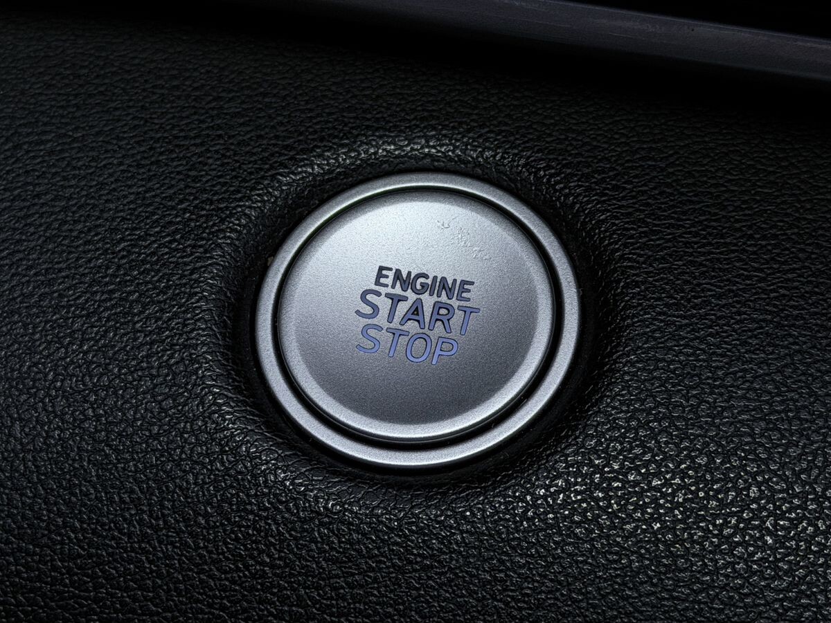 Hyundai Elantra 2023 - фото автомобиля