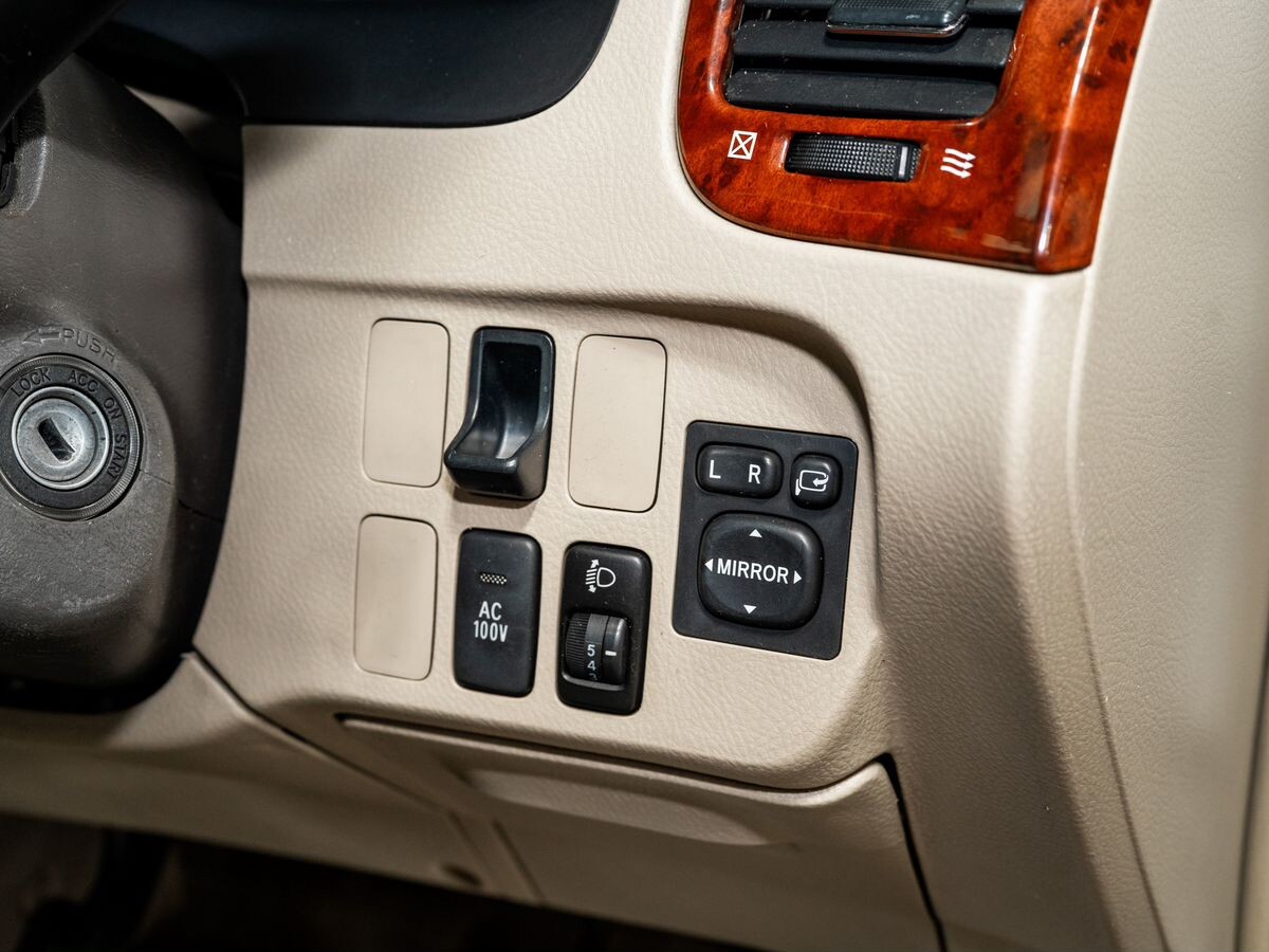 Toyota Ipsum 2001 - фото автомобиля