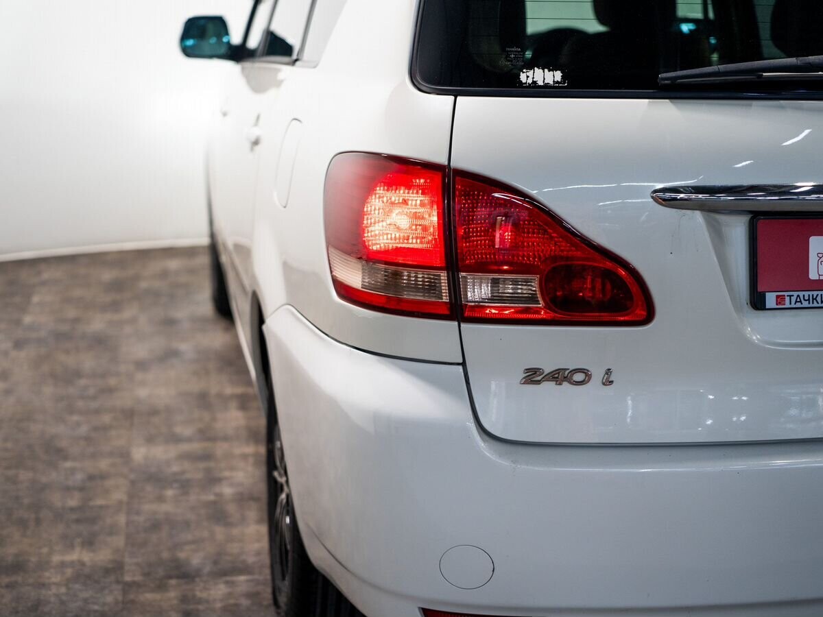 Toyota Ipsum 2001 - фото автомобиля