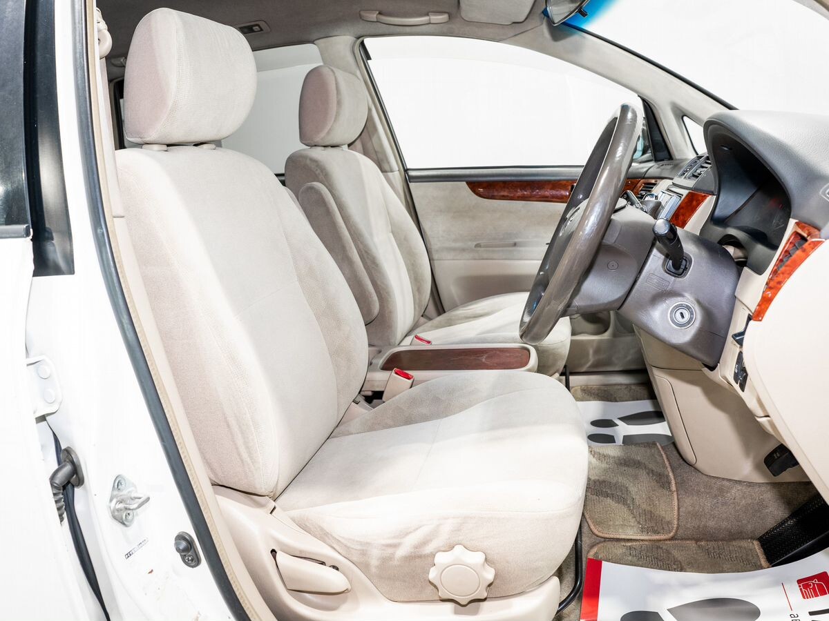 Toyota Ipsum 2001 - фото автомобиля