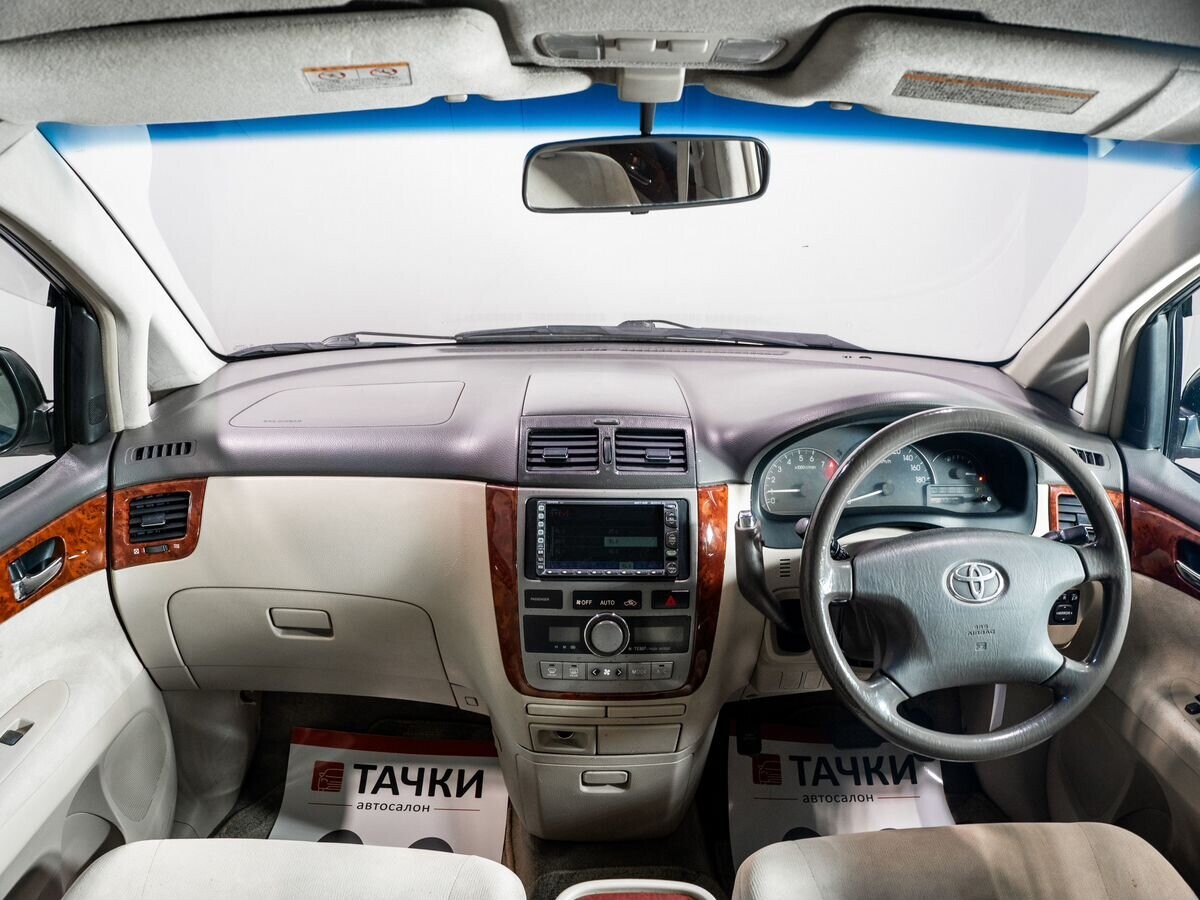 Toyota Ipsum 2001 - фото автомобиля