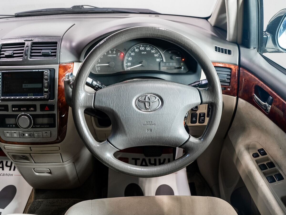 Toyota Ipsum 2001 - фото автомобиля