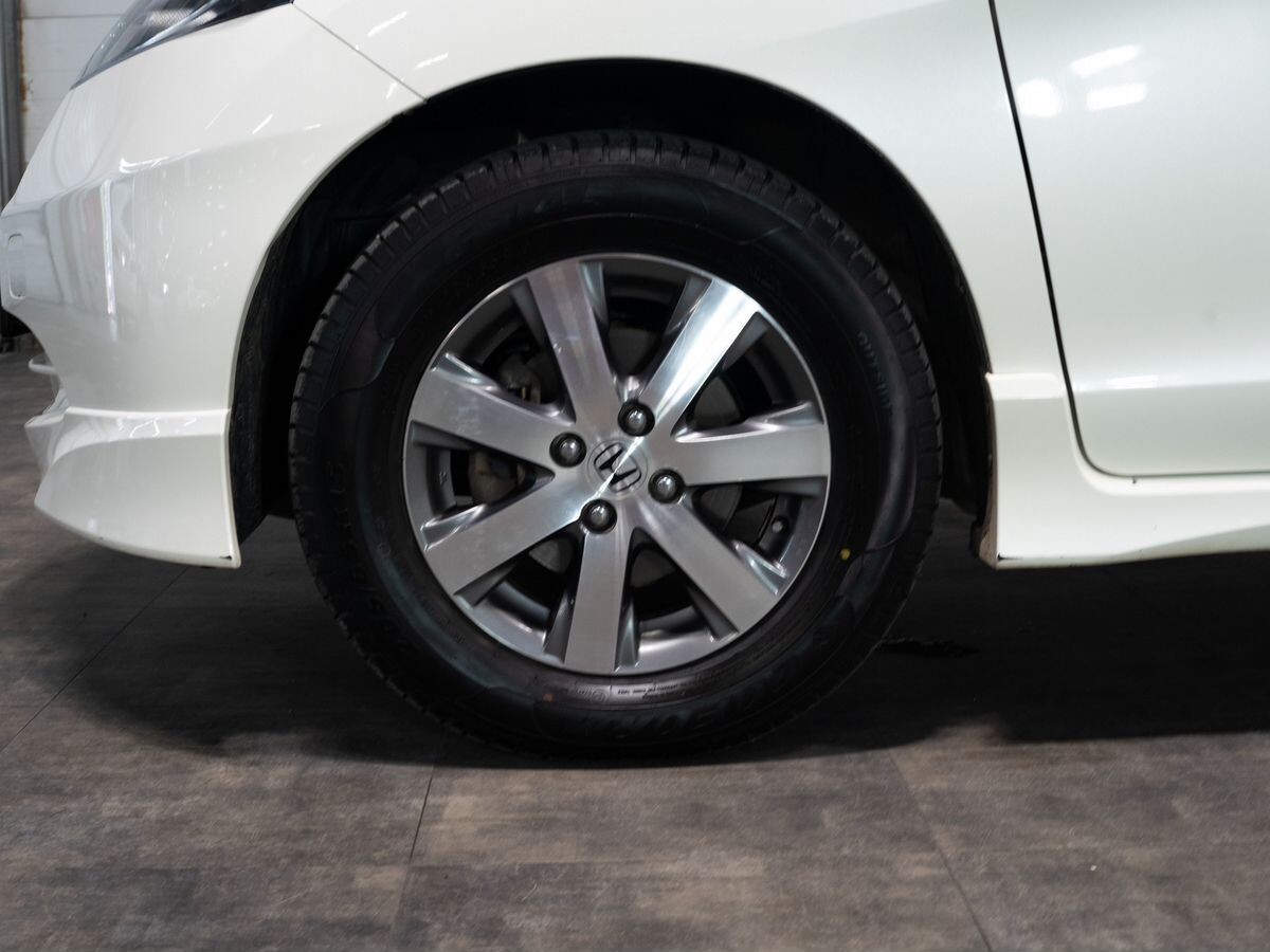 Honda Freed 2010 - фото автомобиля