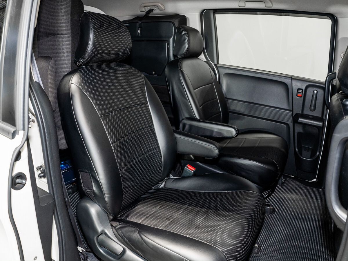 Honda Freed 2010 - фото автомобиля