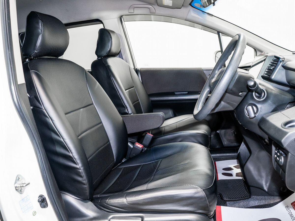 Honda Freed 2010 - фото автомобиля