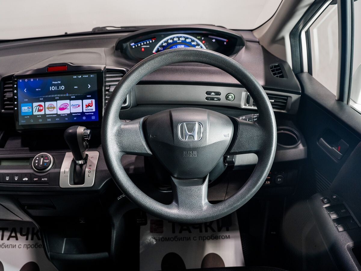 Honda Freed 2010 - фото автомобиля
