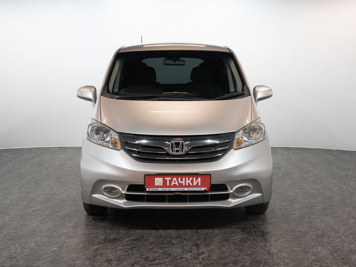 Honda Freed 2012 - фото автомобиля