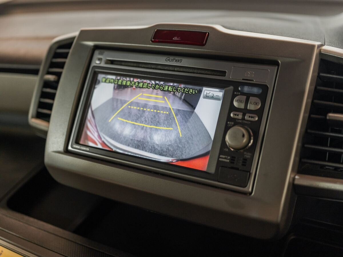 Honda Freed 2012 - фото автомобиля