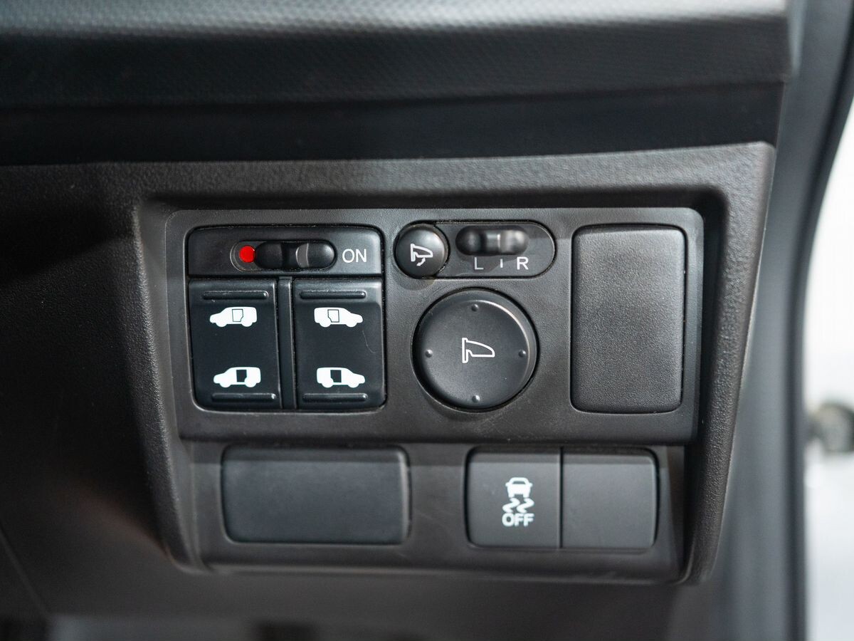 Honda Freed 2012 - фото автомобиля