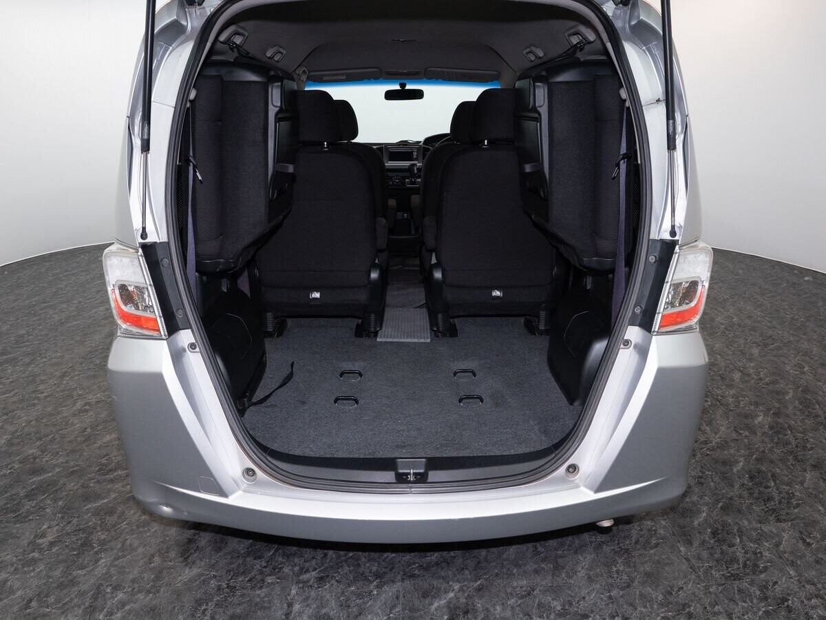 Honda Freed 2012 - фото автомобиля