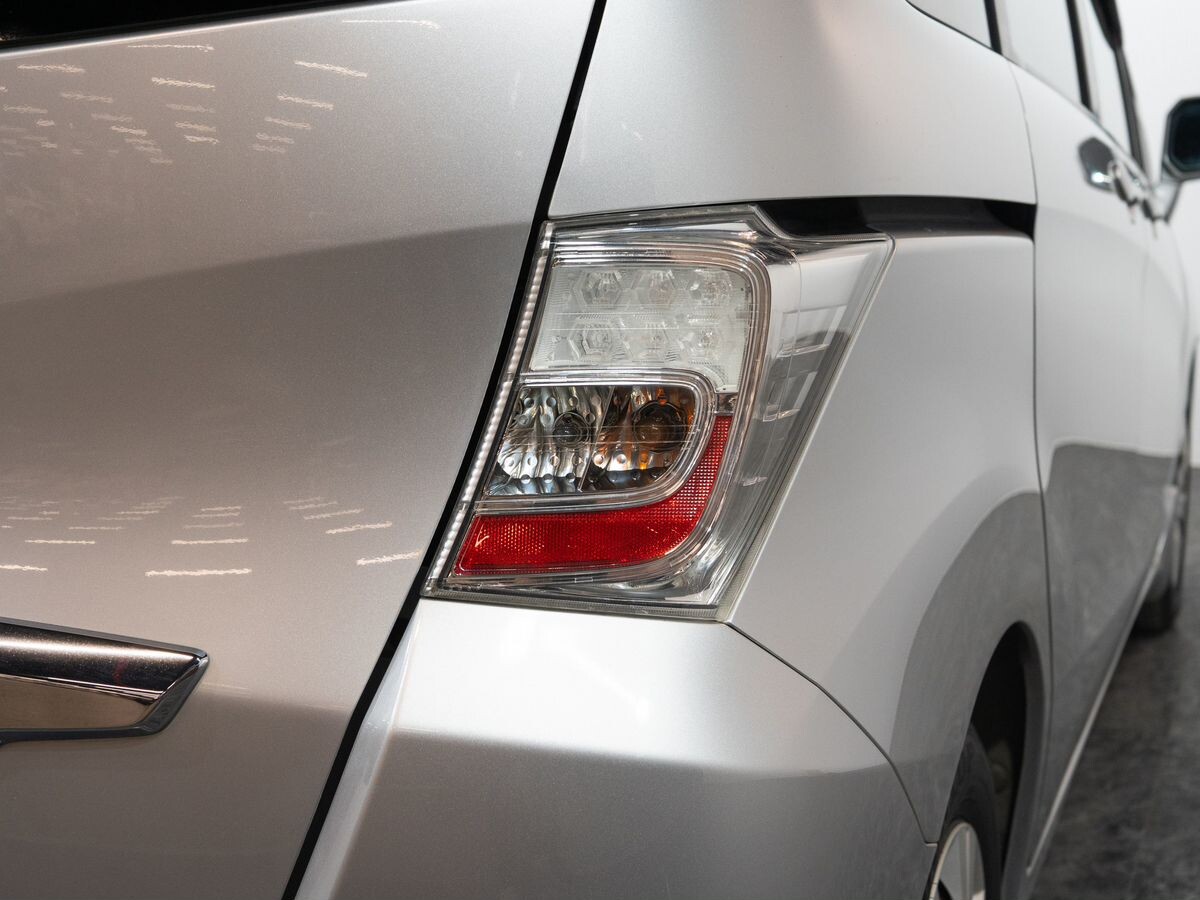 Honda Freed 2012 - фото автомобиля