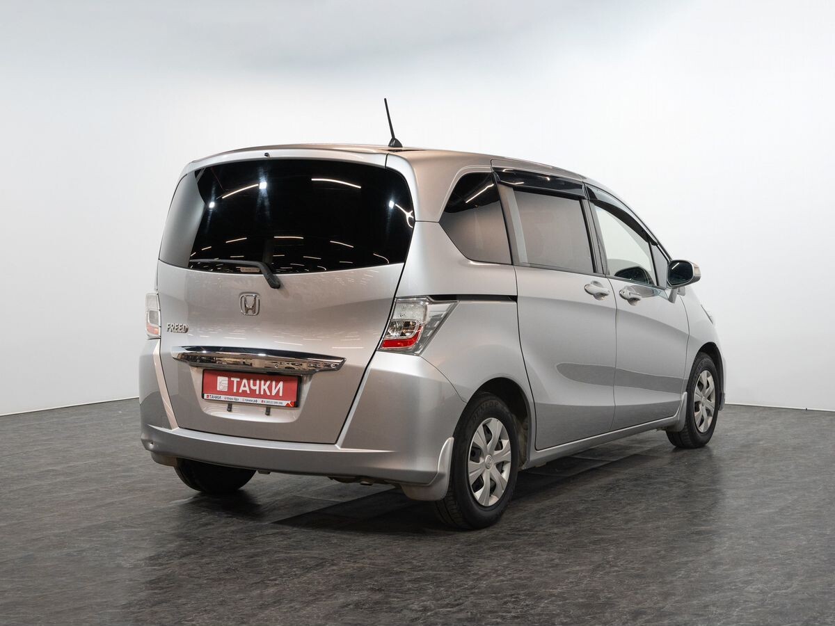 Honda Freed 2012 - фото автомобиля