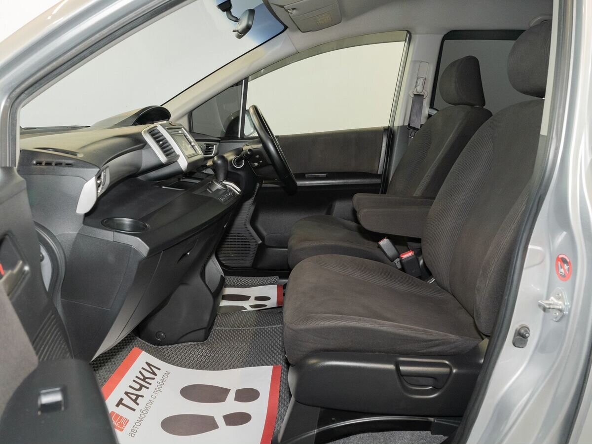 Honda Freed 2012 - фото автомобиля