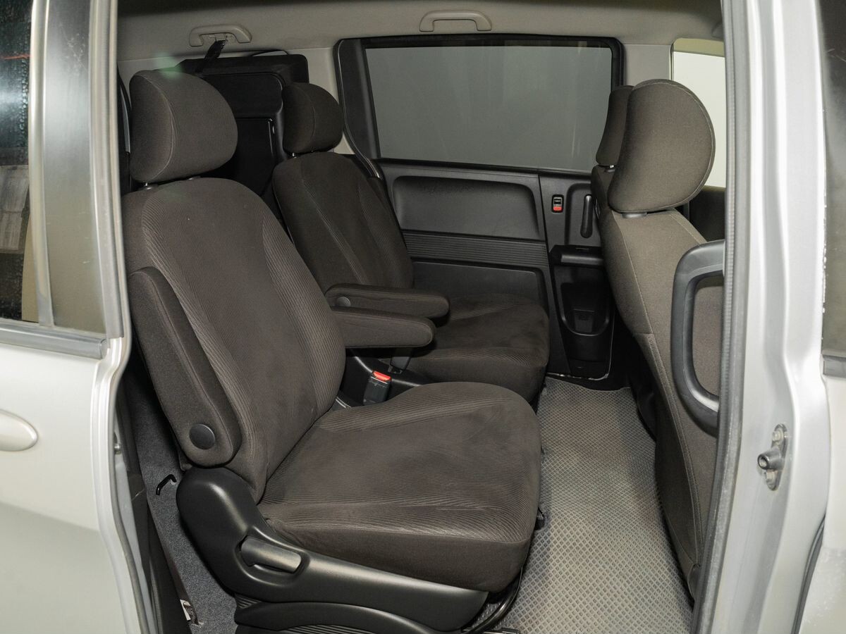 Honda Freed 2012 - фото автомобиля
