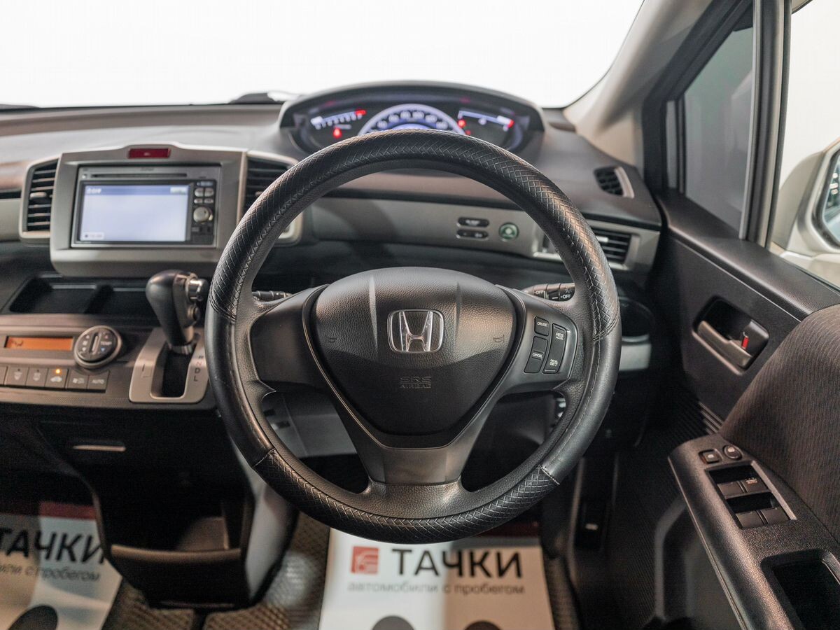 Honda Freed 2012 - фото автомобиля