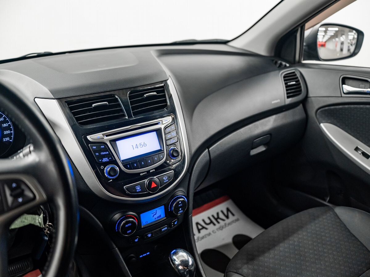 Hyundai Solaris 2012 - фото автомобиля