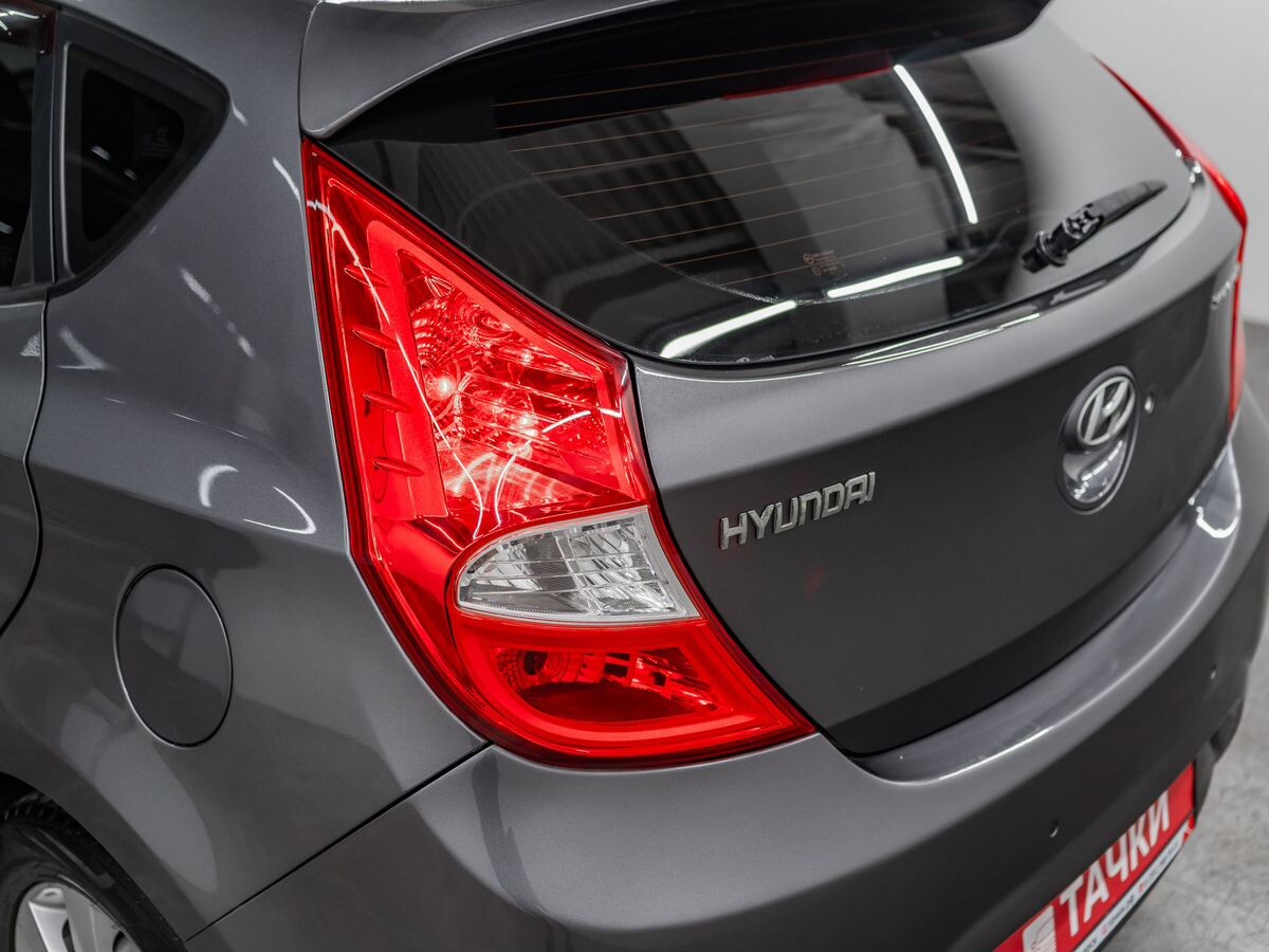 Hyundai Solaris 2012 - фото автомобиля