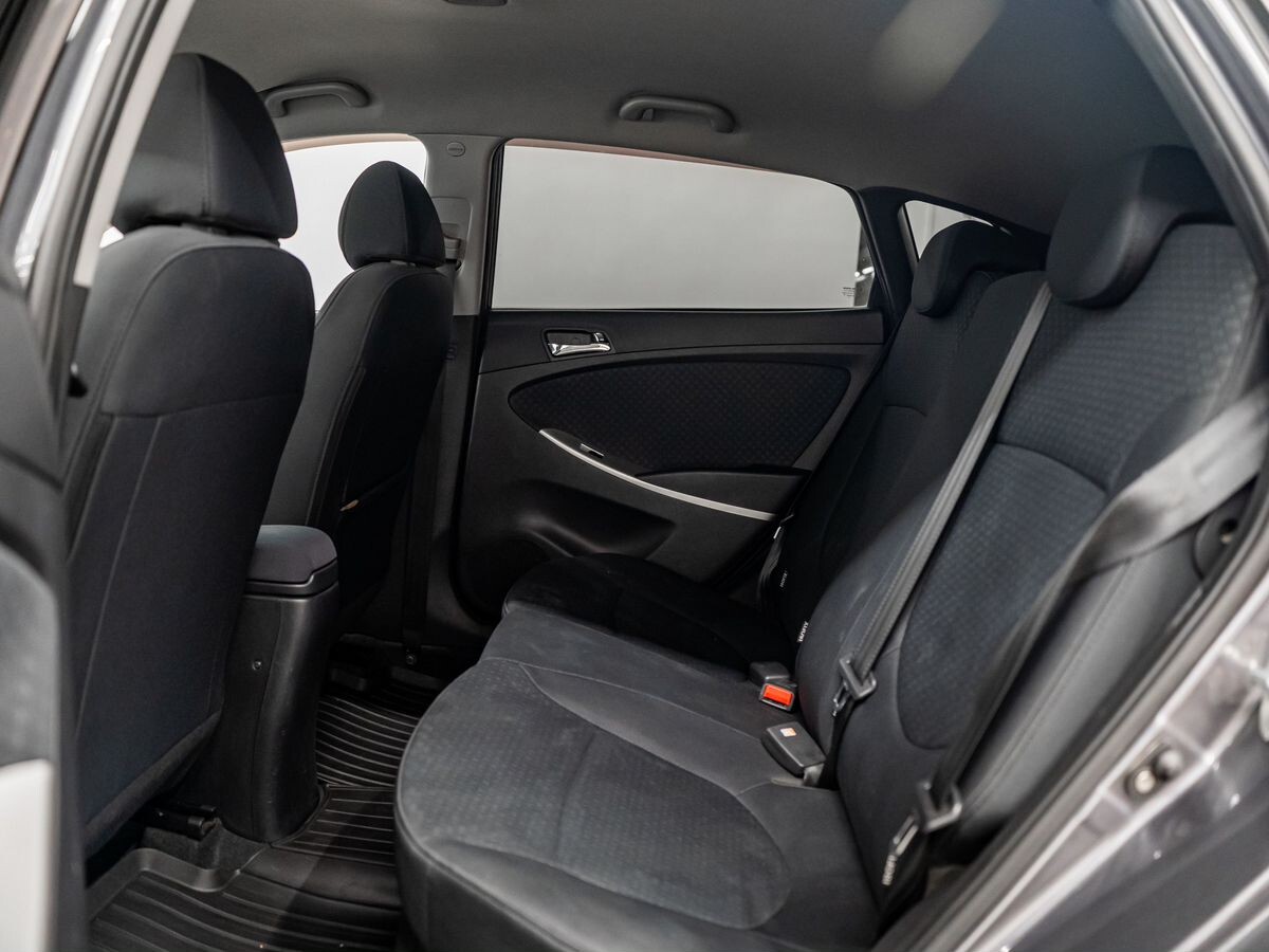 Hyundai Solaris 2012 - фото автомобиля