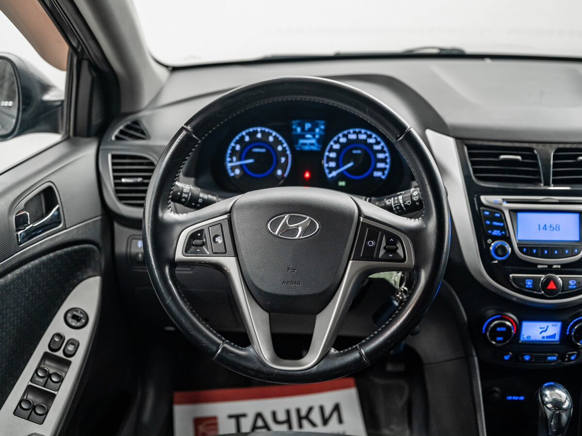 Hyundai Solaris 2012 - фото автомобиля