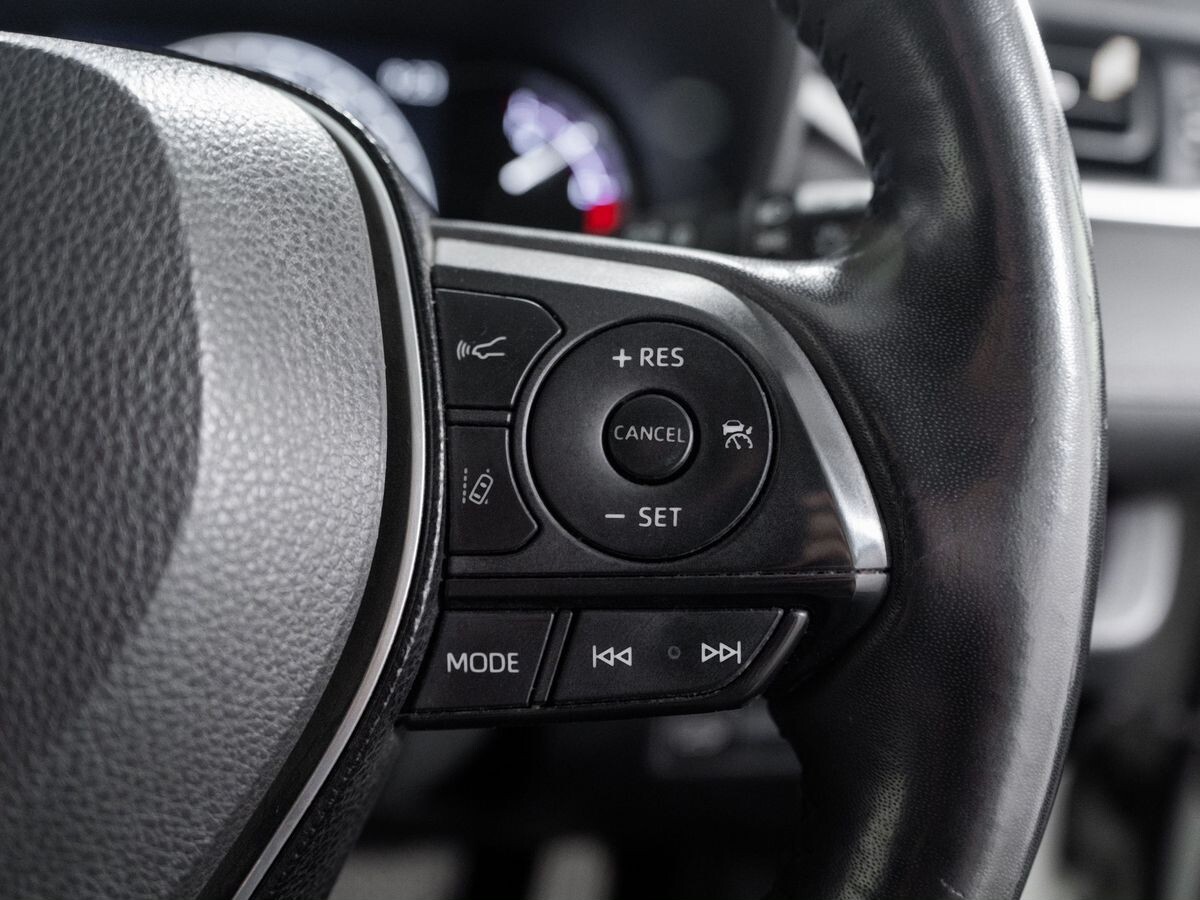 Toyota RAV4 2020 - фото автомобиля