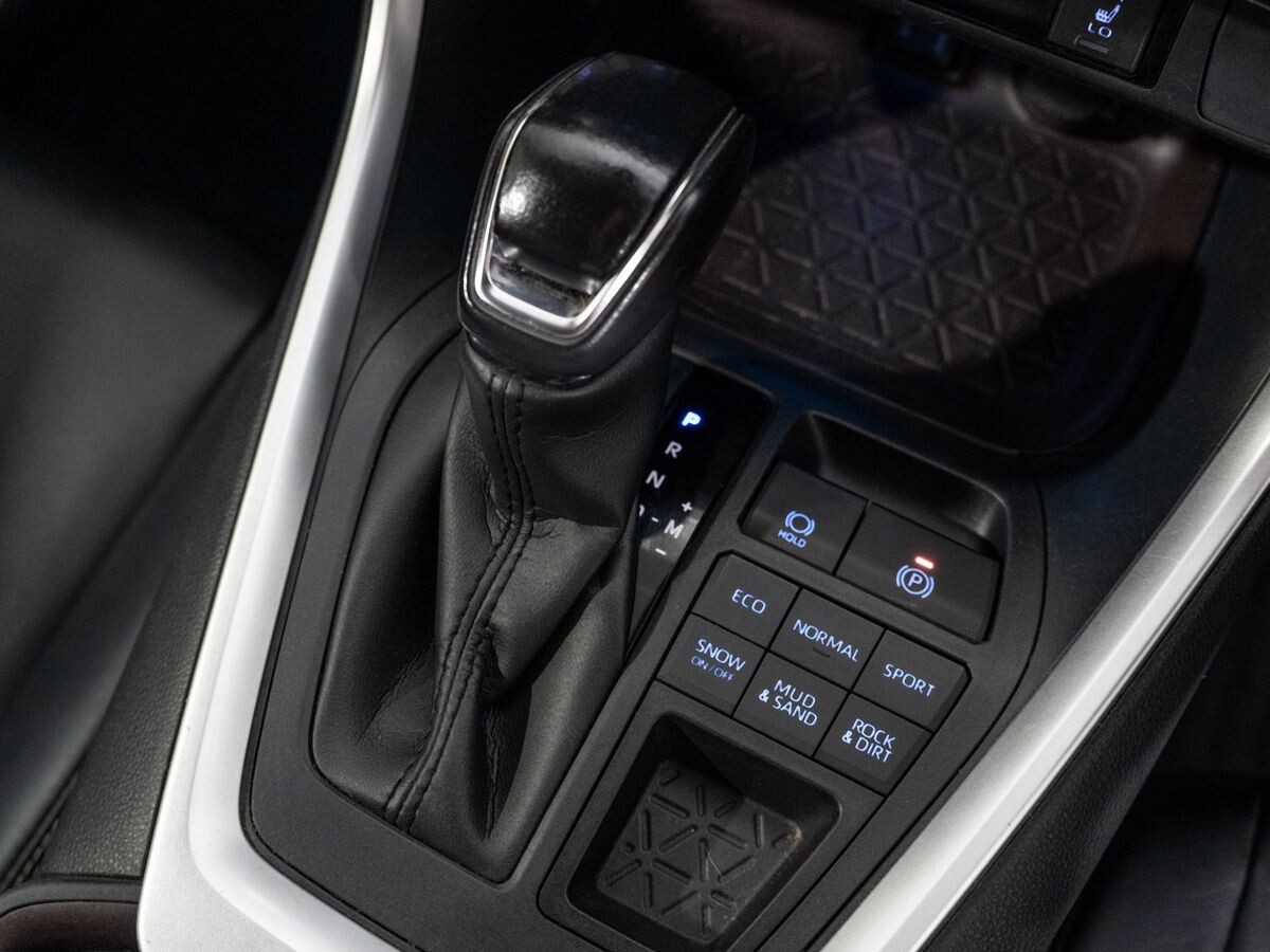 Toyota RAV4 2020 - фото автомобиля