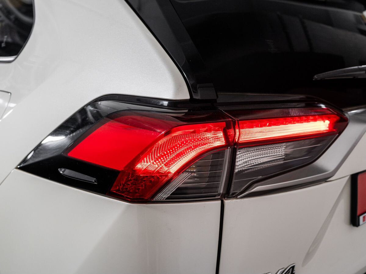 Toyota RAV4 2020 - фото автомобиля