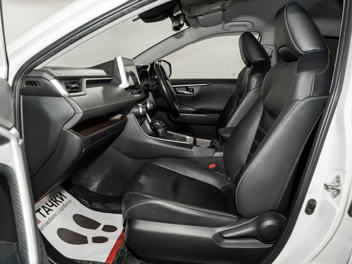 Toyota RAV4 2020 - фото автомобиля