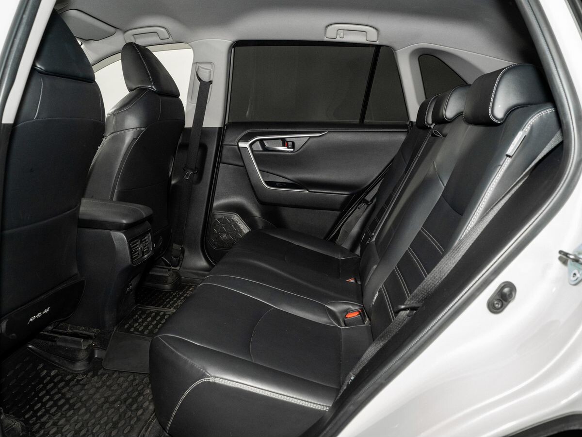 Toyota RAV4 2020 - фото автомобиля