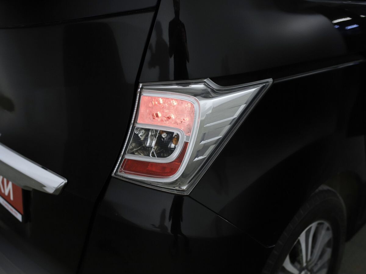 Honda Freed 2013 - фото автомобиля