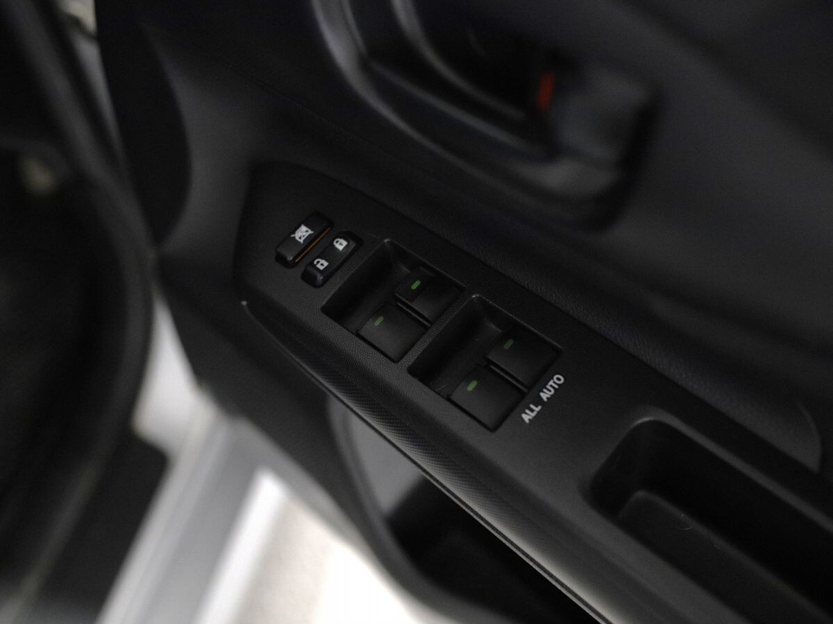 Toyota Wish 2014 - фото автомобиля