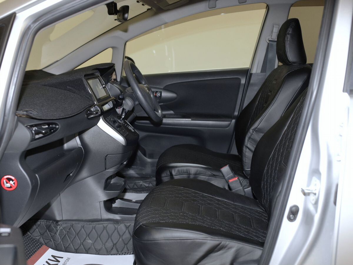 Toyota Wish 2014 - фото автомобиля