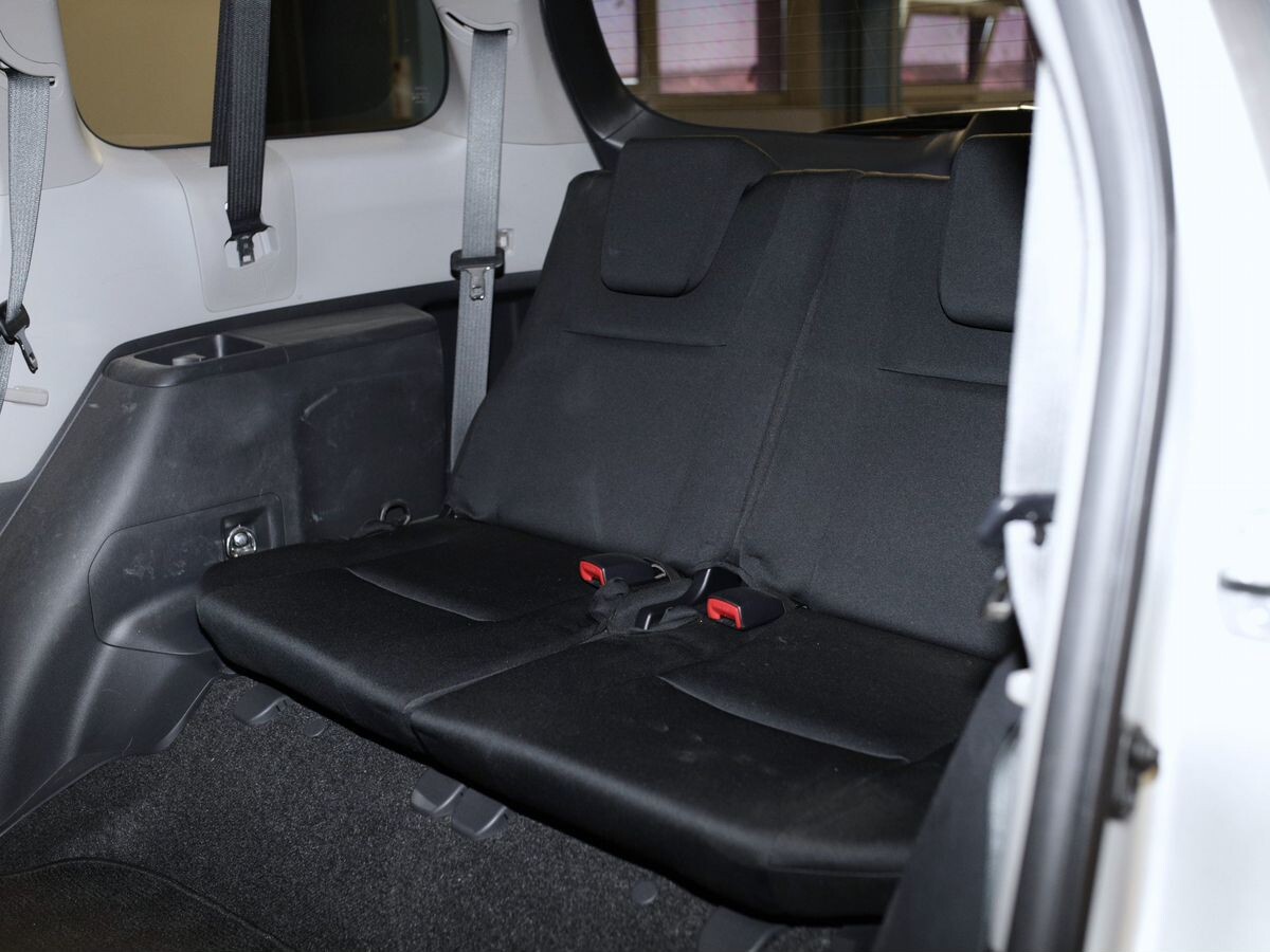 Toyota Wish 2014 - фото автомобиля