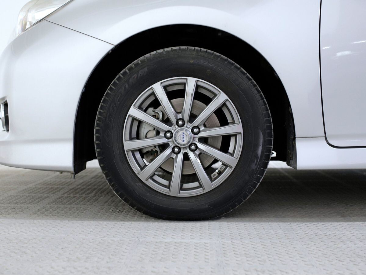 Toyota Wish 2014 - фото автомобиля