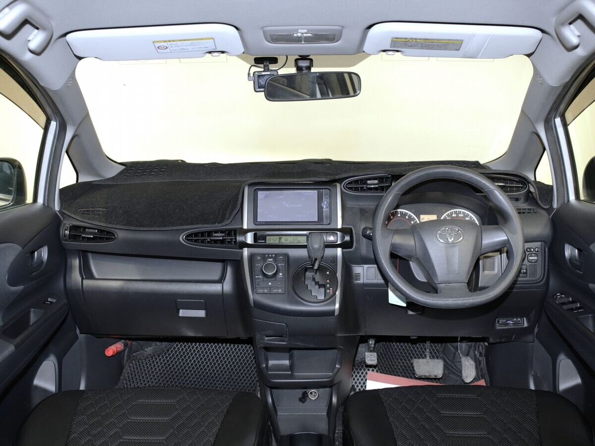 Toyota Wish 2014 - фото автомобиля