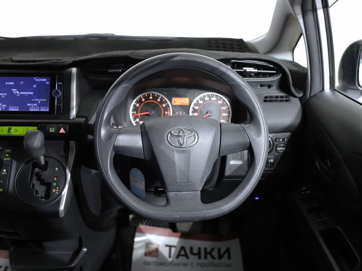 Toyota Wish 2014 - фото автомобиля