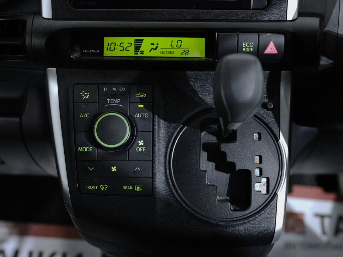 Toyota Wish 2014 - фото автомобиля