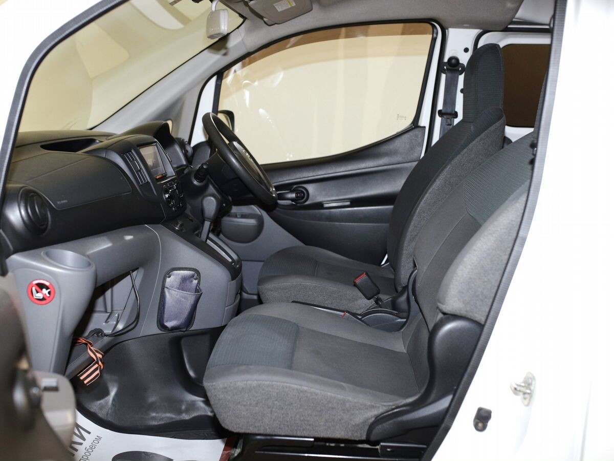 Nissan NV200 2014 - фото автомобиля