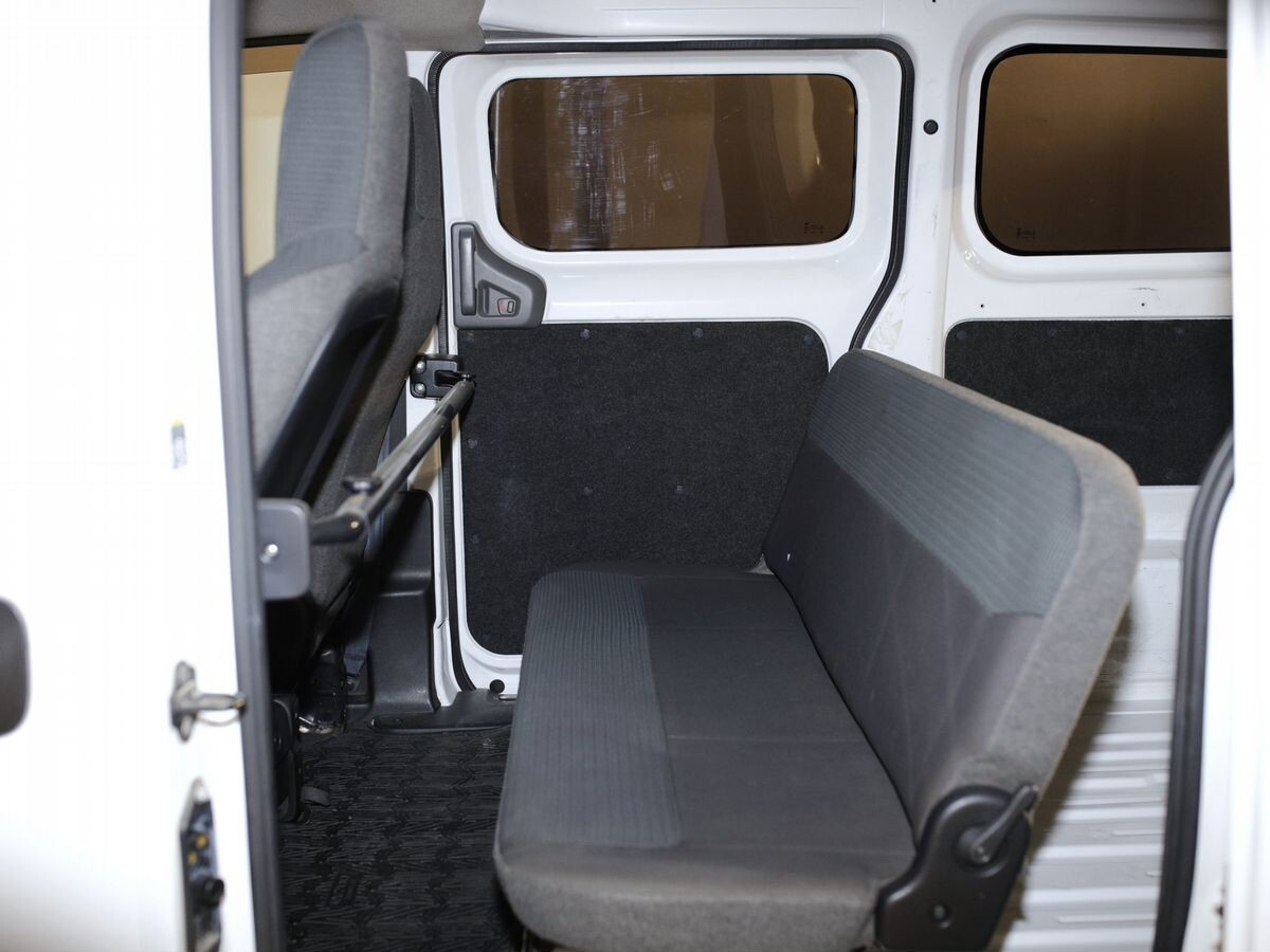Nissan NV200 2014 - фото автомобиля