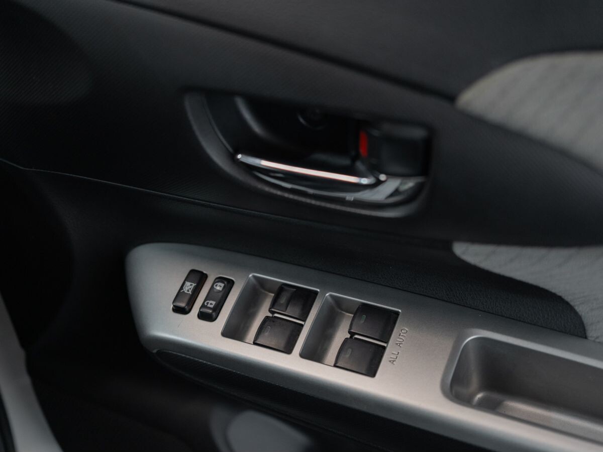 Toyota Wish 2009 - фото автомобиля