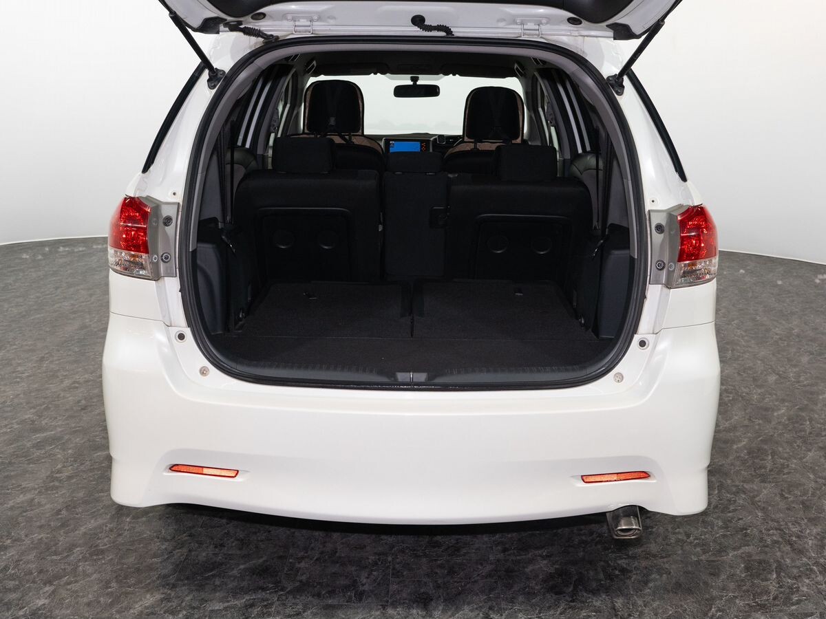 Toyota Wish 2009 - фото автомобиля