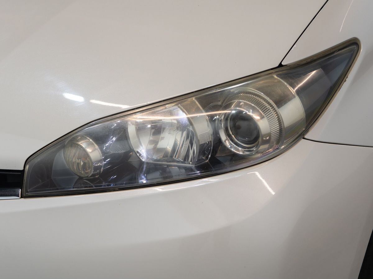 Toyota Wish 2009 - фото автомобиля