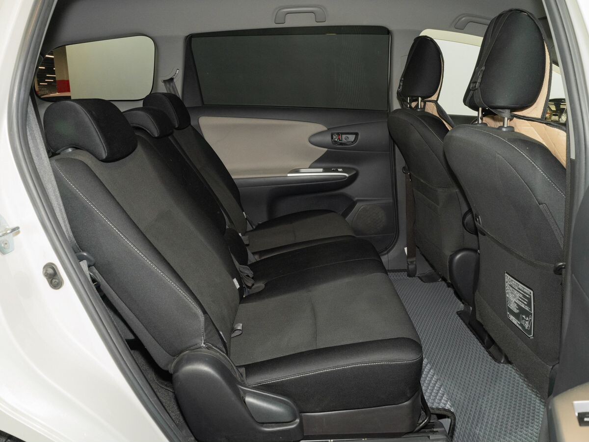 Toyota Wish 2009 - фото автомобиля