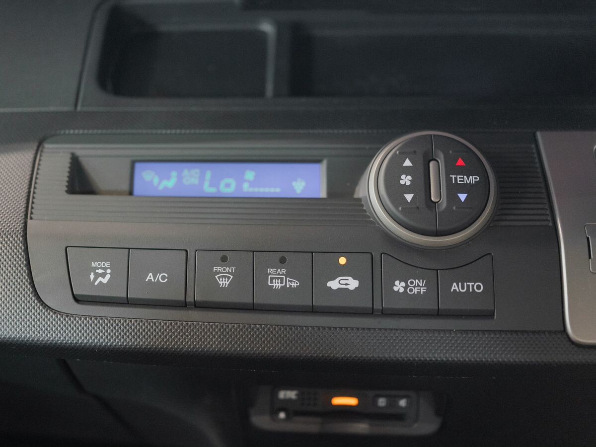 Honda Freed 2015 - фото автомобиля