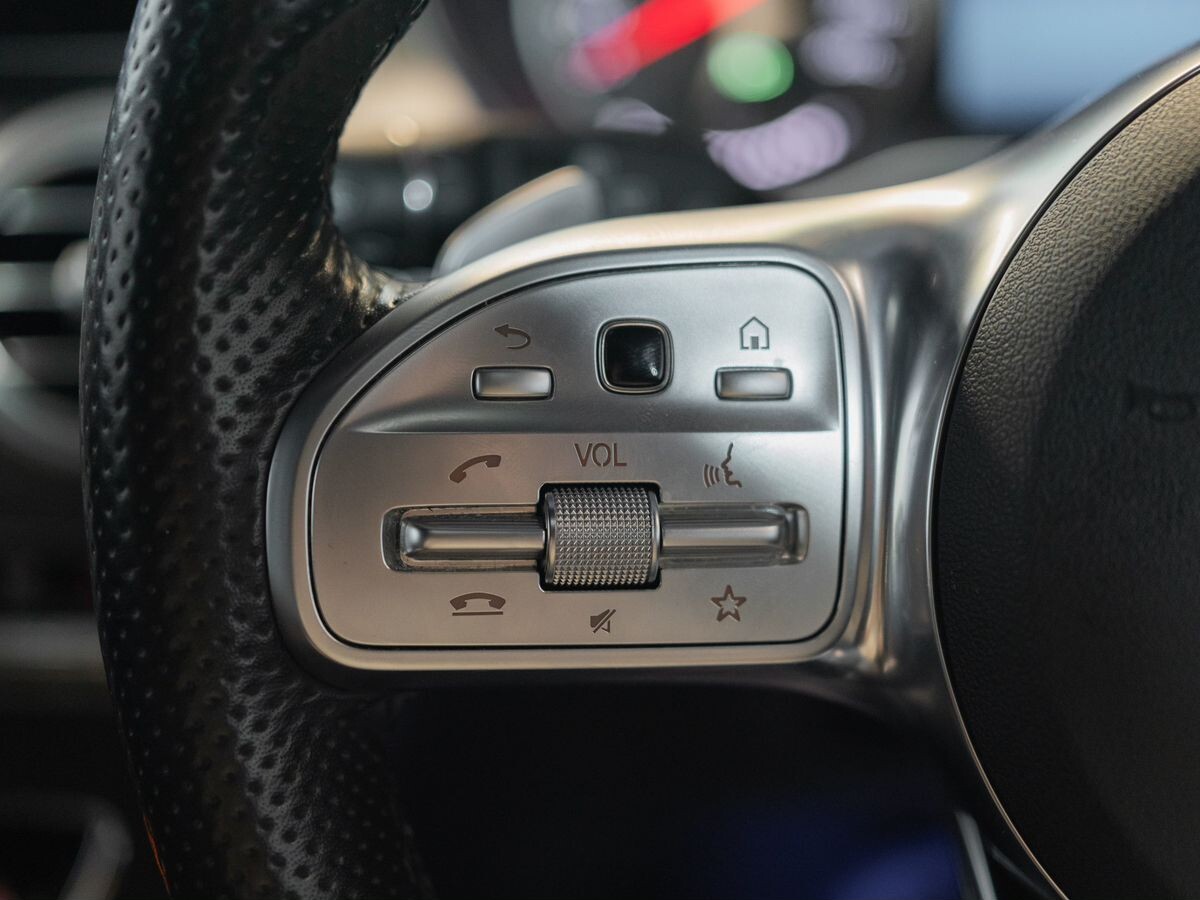 Mercedes-Benz C-Class 2019 - фото автомобиля